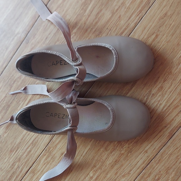 Capezio 10.5 tap shoes, nude - Picture 2 of 9